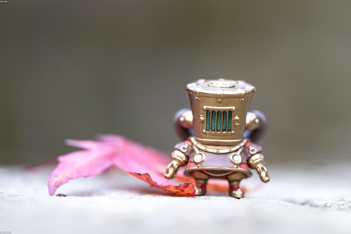Cellule robotisée grillagée avec convoyeur automatisé